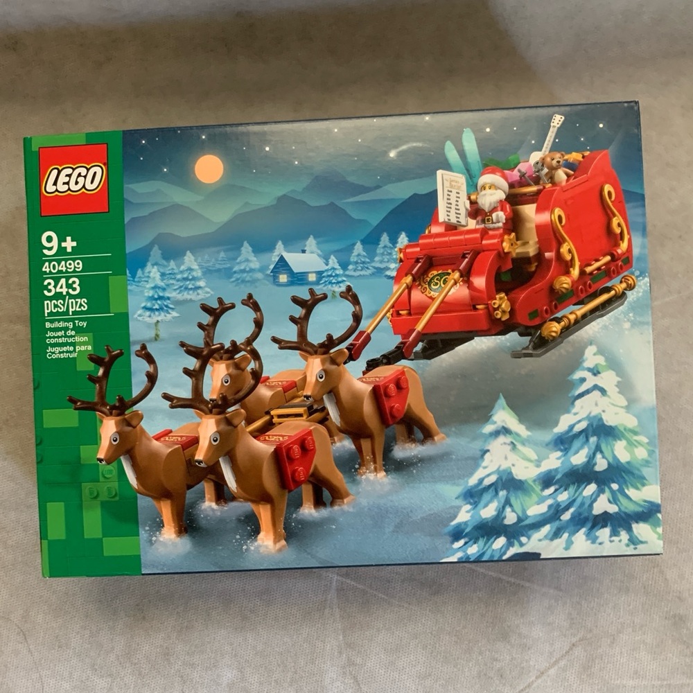 NIB LEGO Santa's Sleigh Set with Santa Claus Figurine & Reindeers